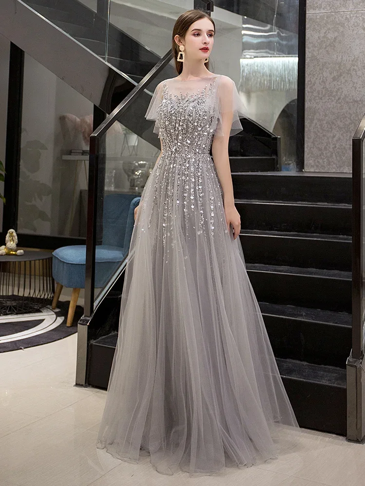 Long Party Dresses for Women: A Guide to Elegant Attire插图4