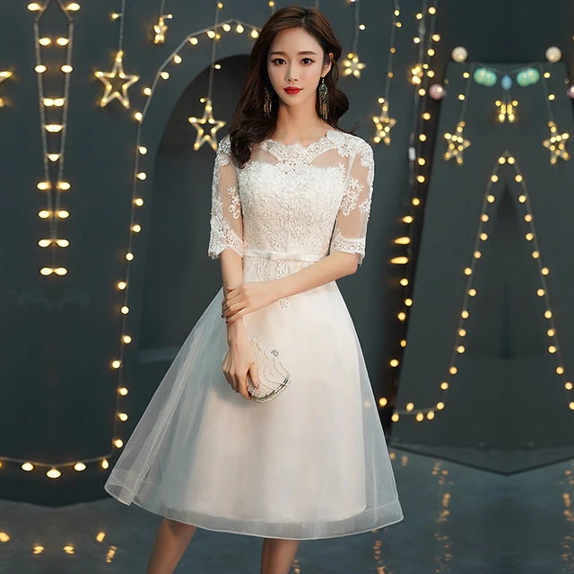 White Dresses Short: Embracing Elegance and Versatility插图3