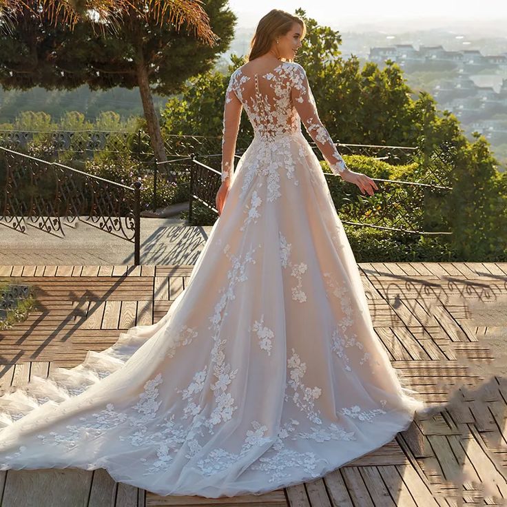 how long does it take to alter a wedding dress