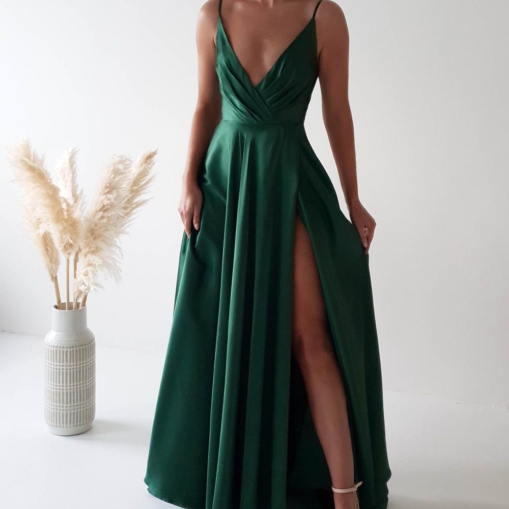 green dress