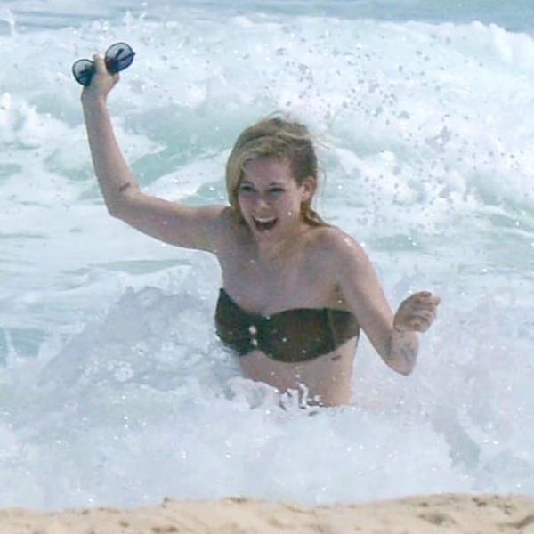 avril lavigne bikini